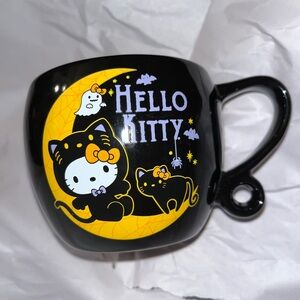 🆕 Silver Buffalo Sanrio Hello Kitty Halloween Loop Handle Mug, 15.9 Ounces